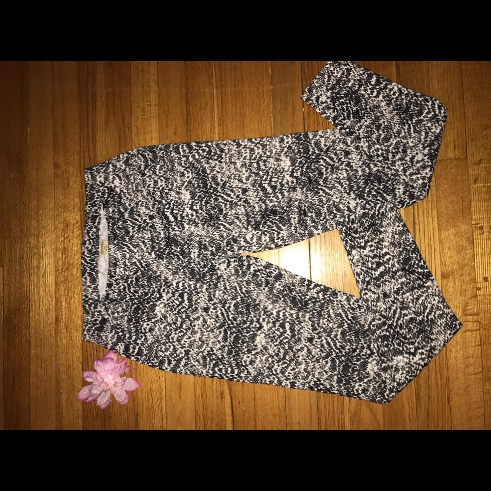 Stretch Black and white pull up pants size 8-10